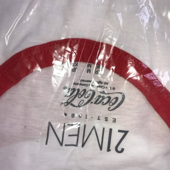 SOLDRed and white Mens coca-cola t-shirt  sz M - Picture 4 of 5
